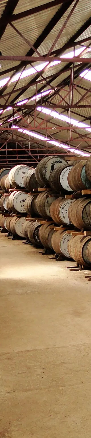 Besuche eine Whisky Brennerei in Schottland